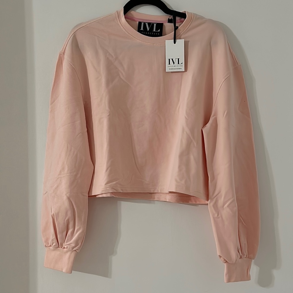 BRAND NEW IVL Collective cropped sweatshirt